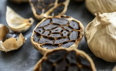 تصویر 3 از سیر سیاه خانگی ستاره دخت + تولید شده با روش سنتی و تخمیر طبیعی